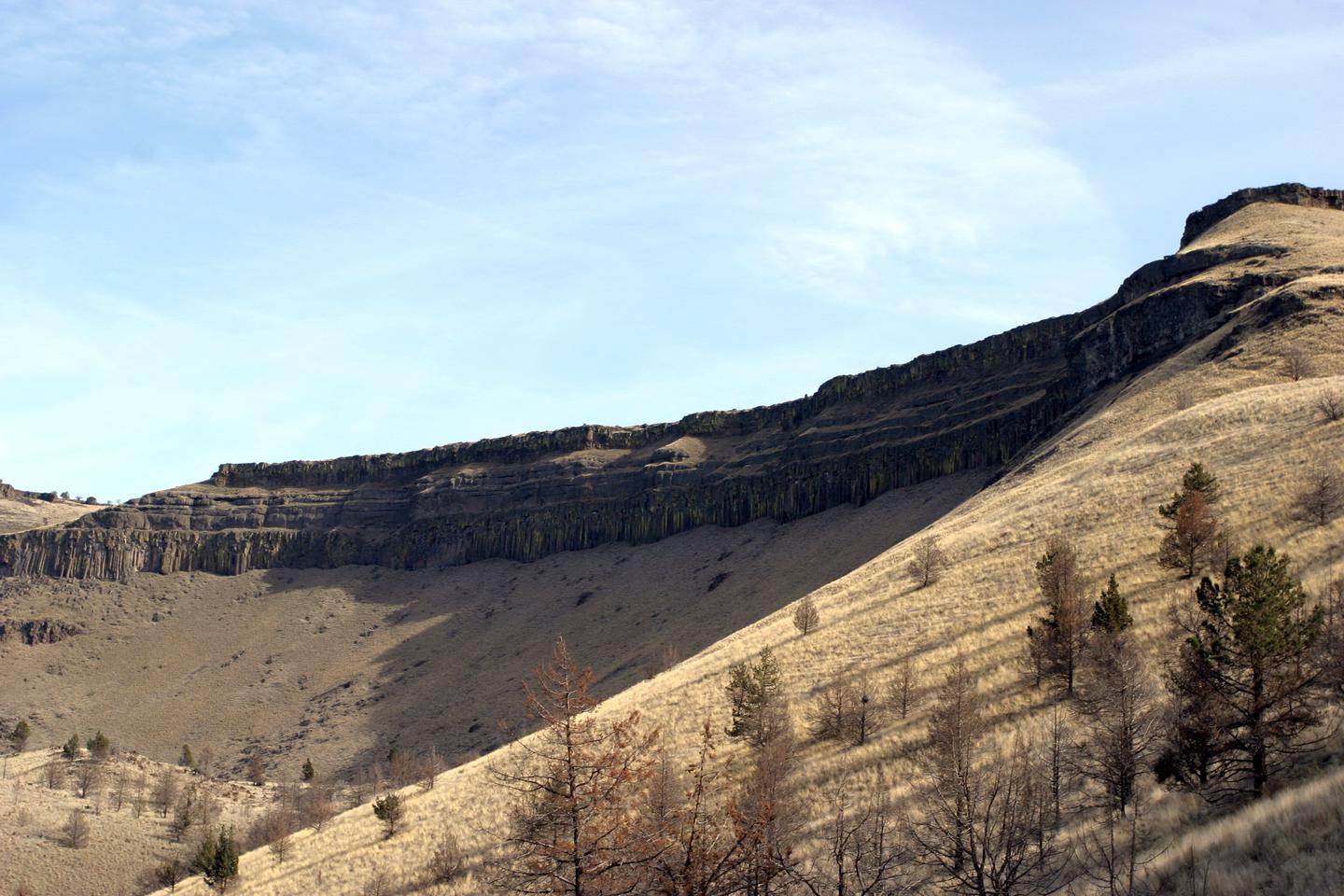 Basaltic rim rock above Mecca Flat Campground.