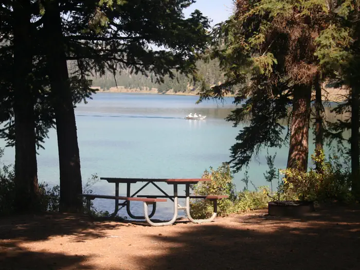 Wade Lake
