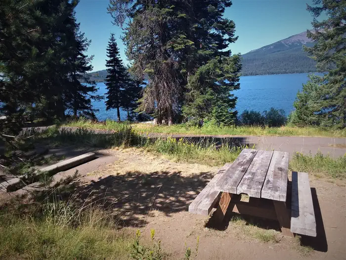 Lakeside campsite at Diamond Lake Campground, Umpqua National Forest