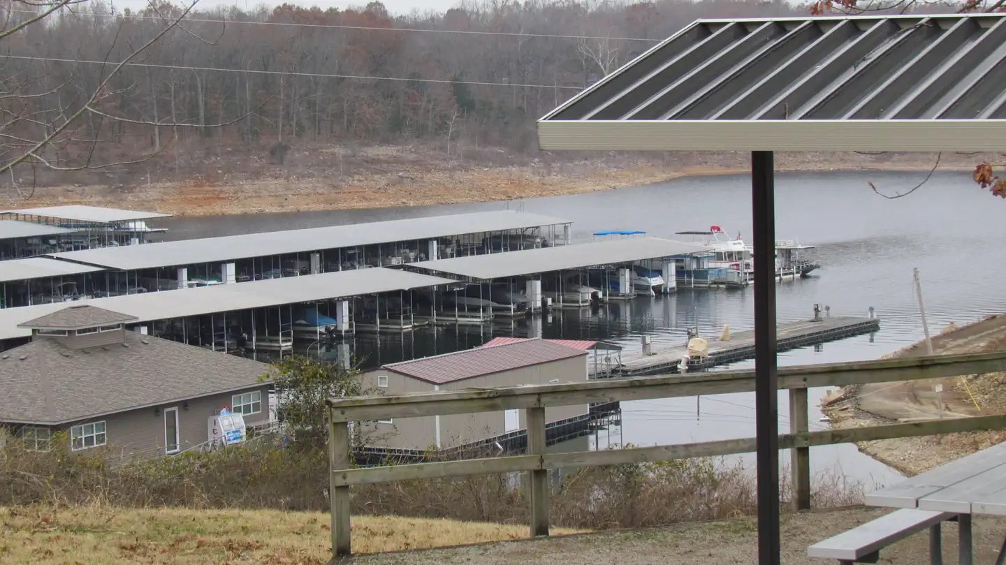 LAKEVIEW  COVE MARINA