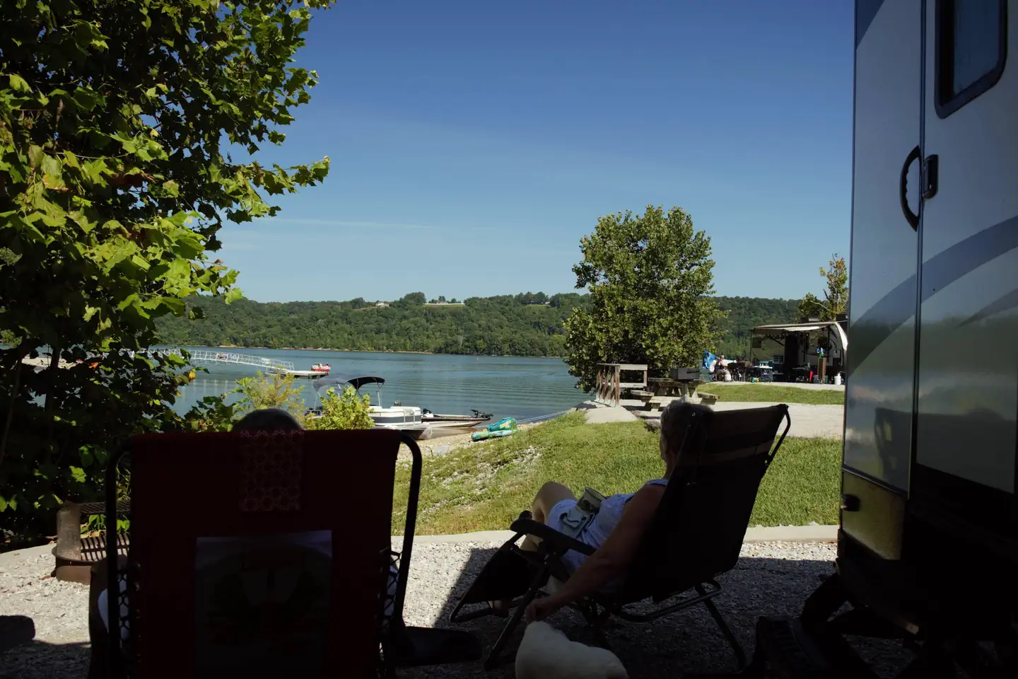 OBEY RIVER PARK relaxing (2)