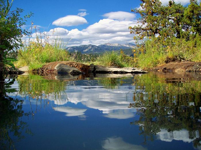 The Mono Hot Springs