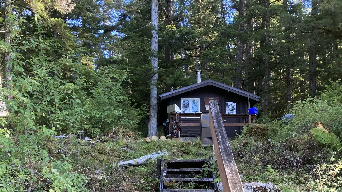 PLENTY CUTTHROAT CABIN