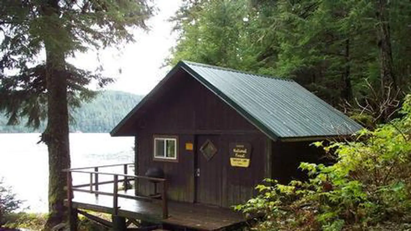 MCKINLEY LAKE CABIN