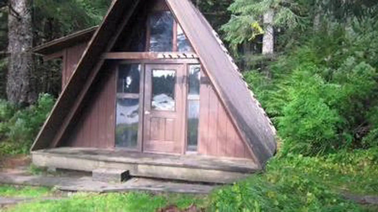 SALT CHUCK EAST CABIN