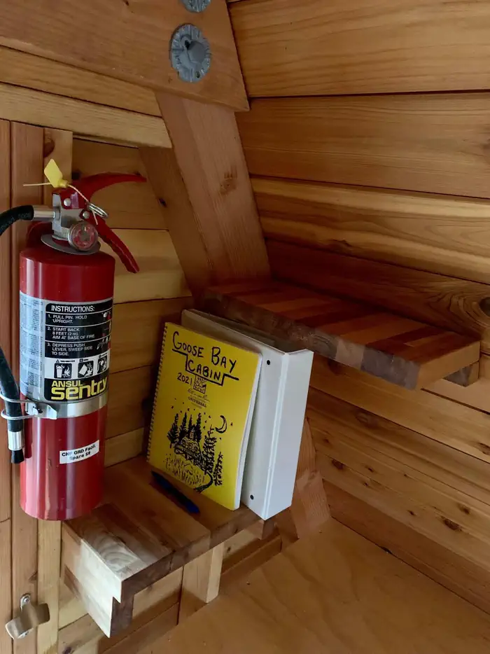 Goose Bay Cabin - Shelves and fire extinguisher