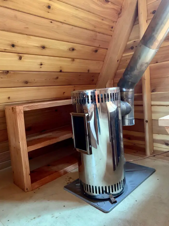 Goose Bay Cabin - Oil drip stove