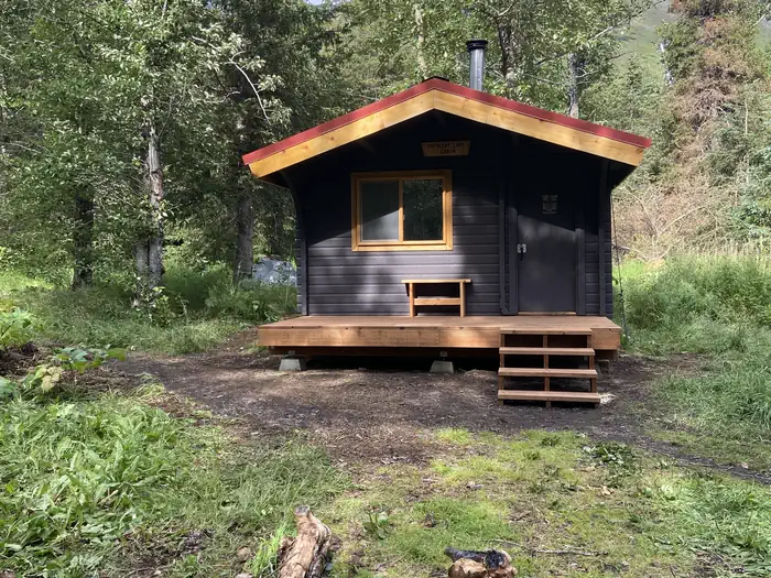 CRESCENT LAKE CABIN2