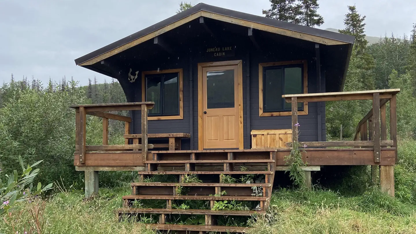 JUNEAU LAKE CABIN