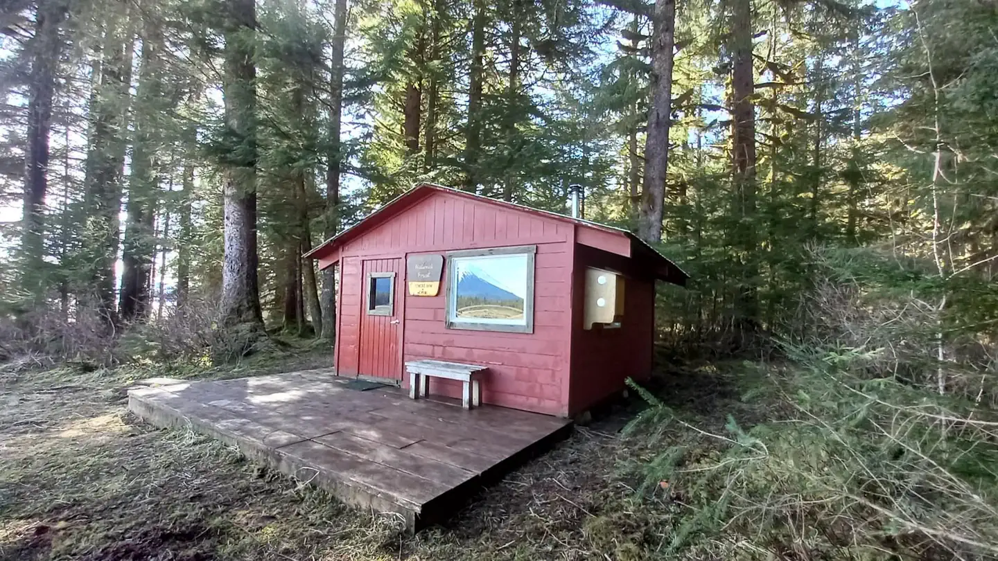 TOWERS ARM CABIN