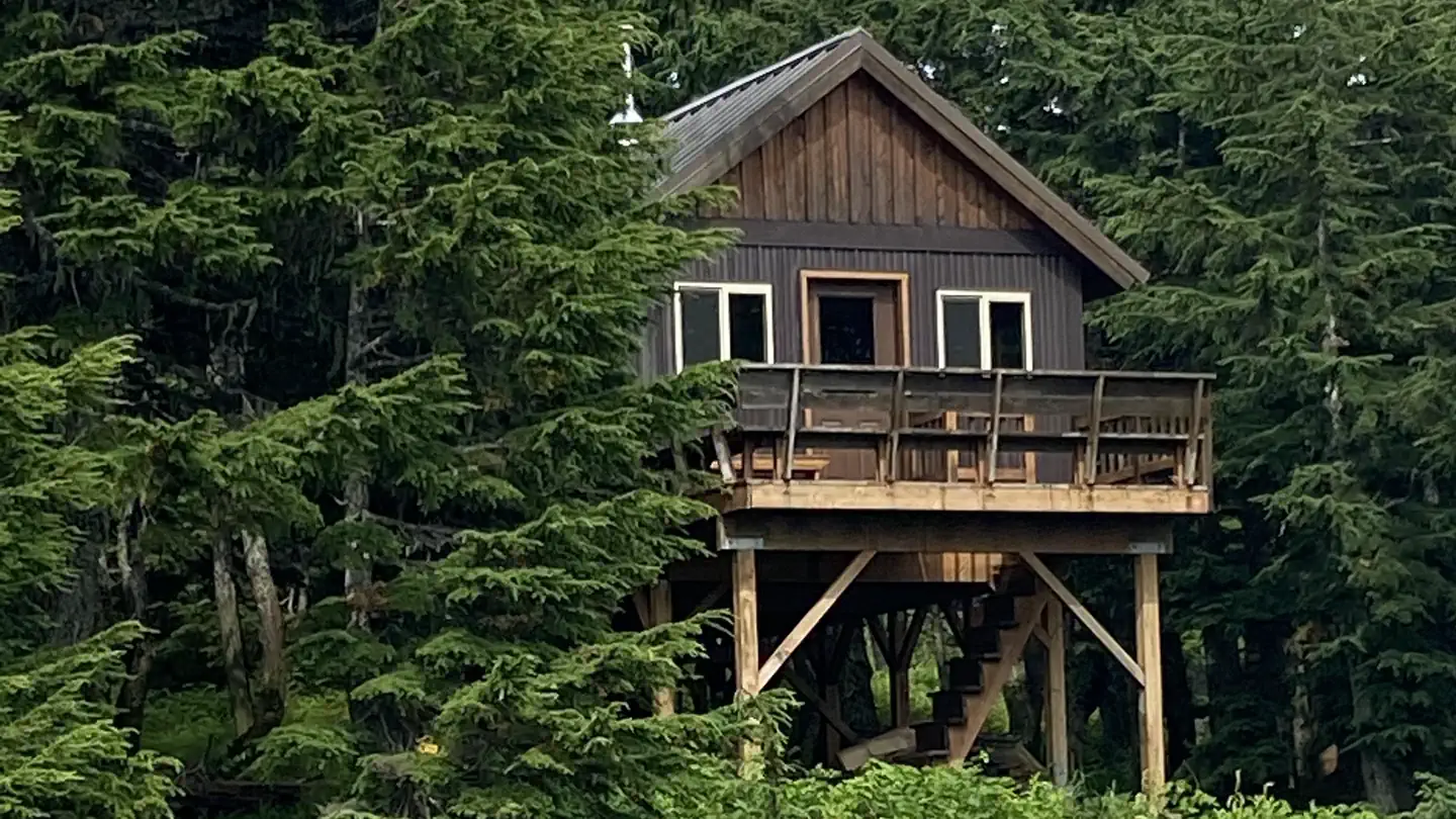 DALE CLEMENS CABIN