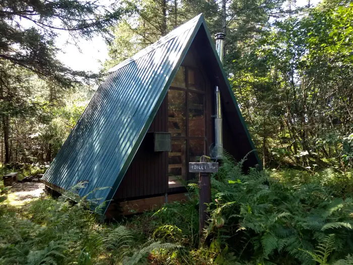 Goulding Lake Cabin2