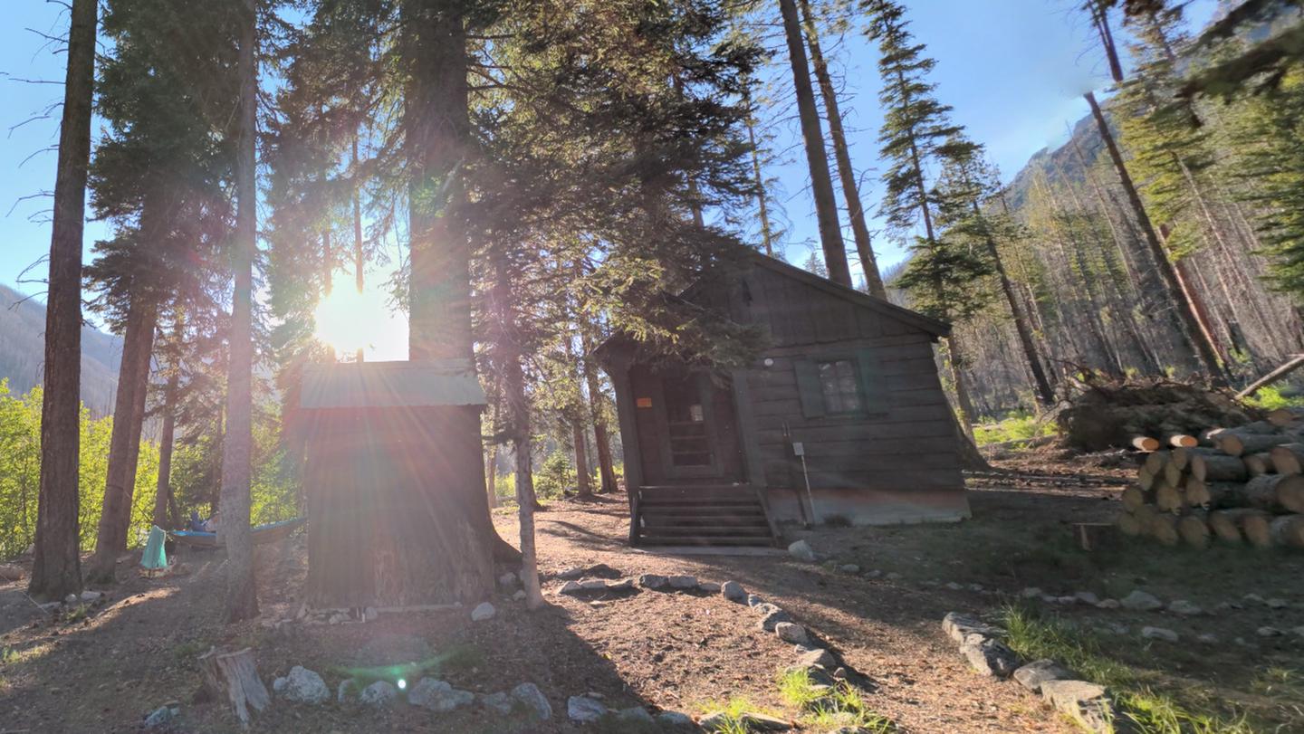 COTTONWOOD CABIN