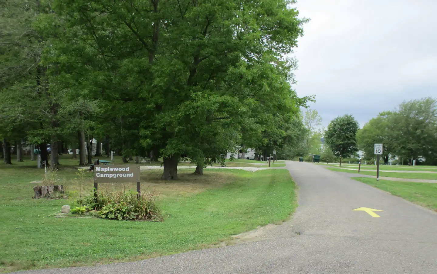 Entrance to the Maplewood Loop.
