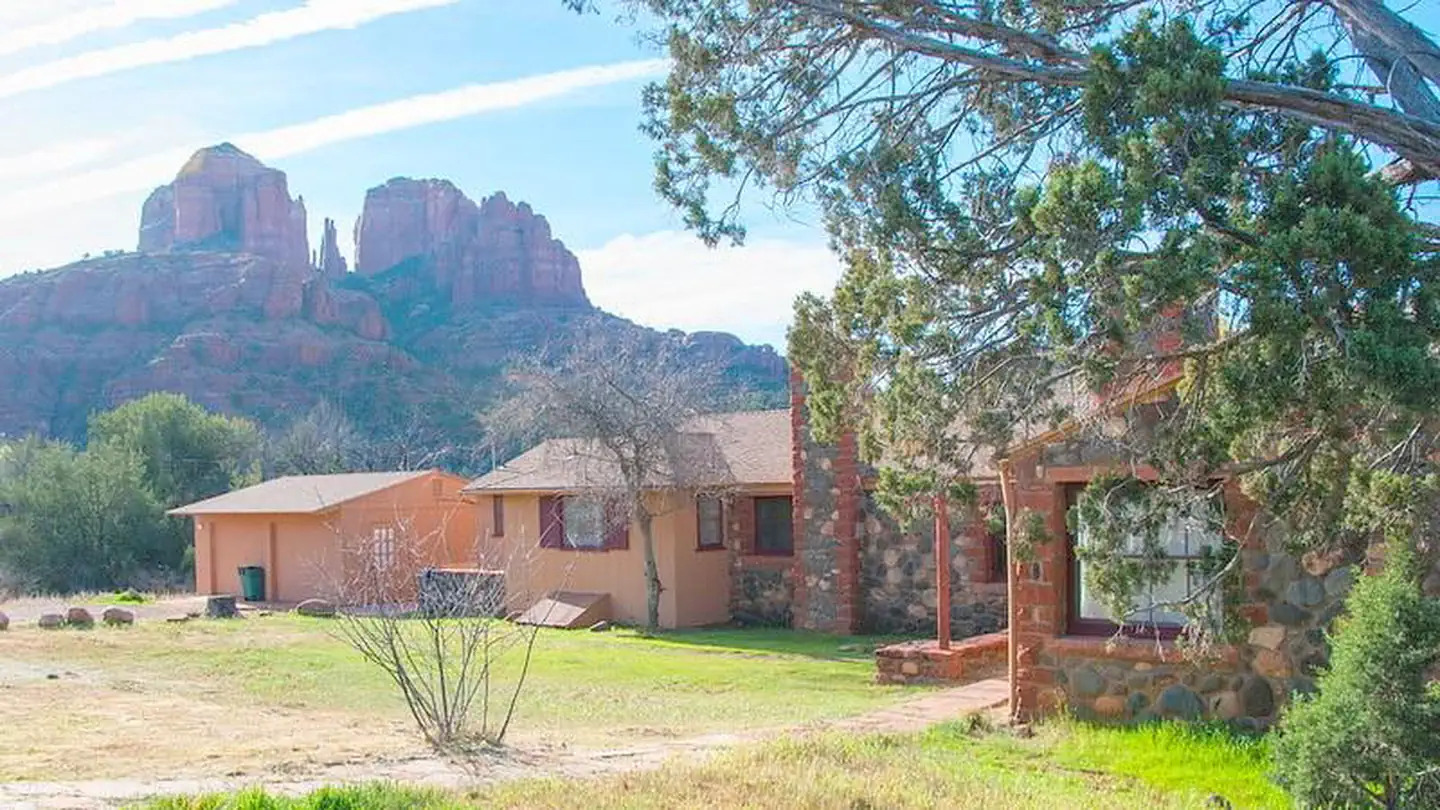 CRESCENT MOON RANCH CABIN