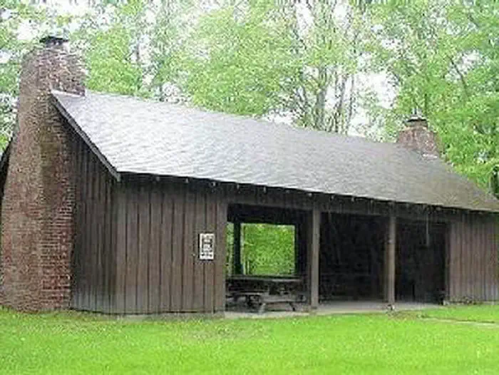 Spearhead Point shelter from side