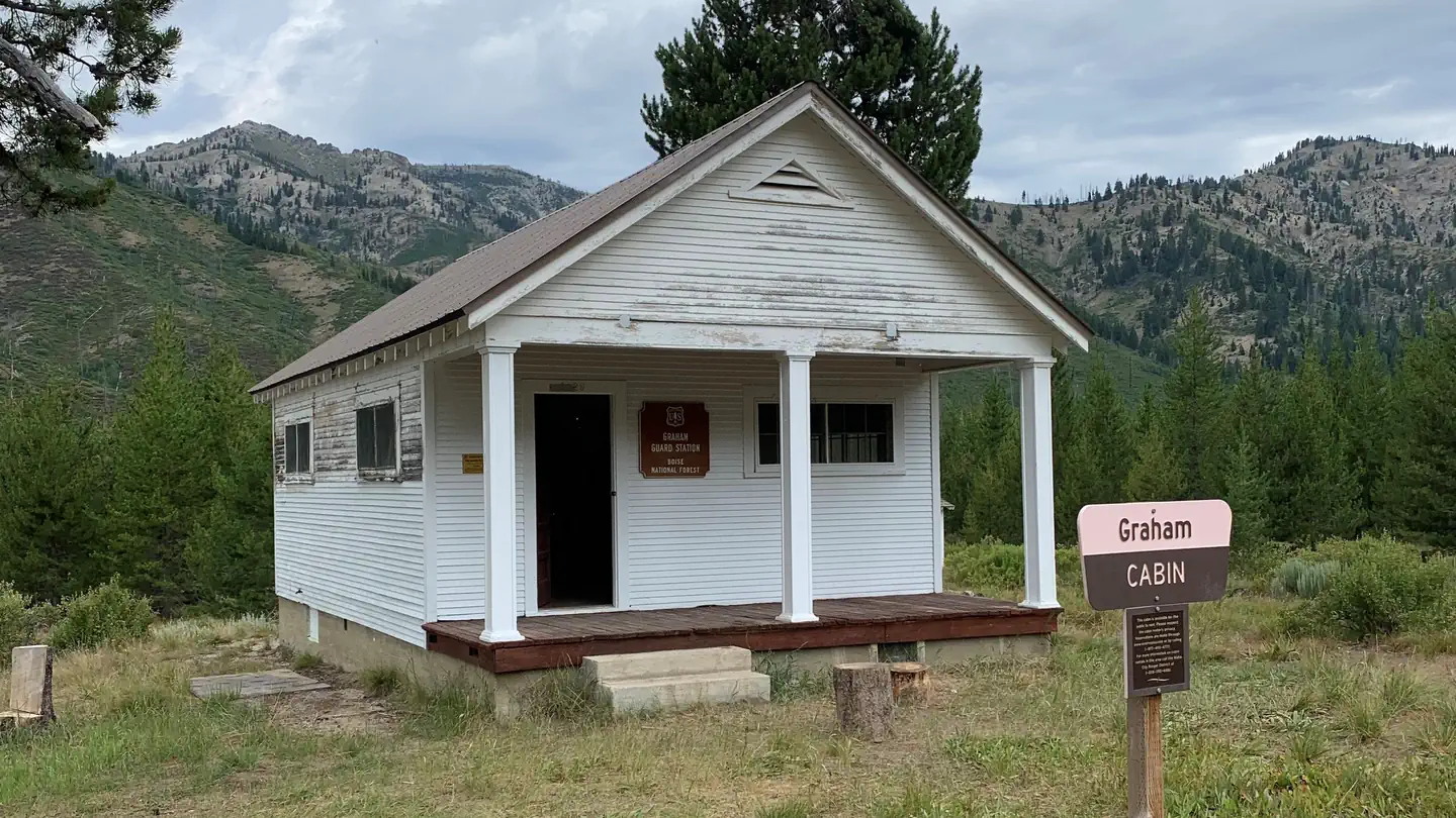 GRAHAM CABIN