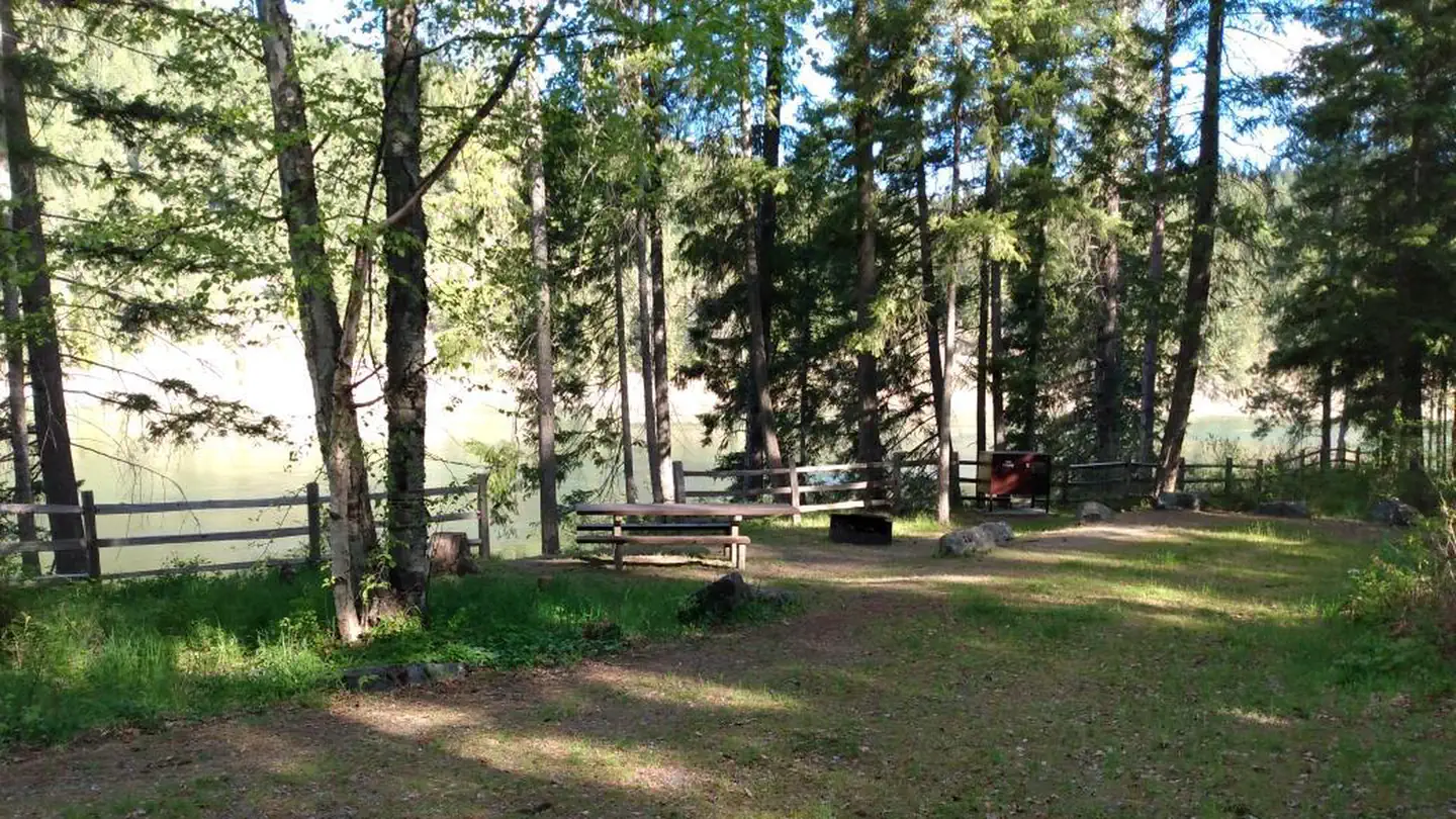 EDGEWATER CAMPGROUND
