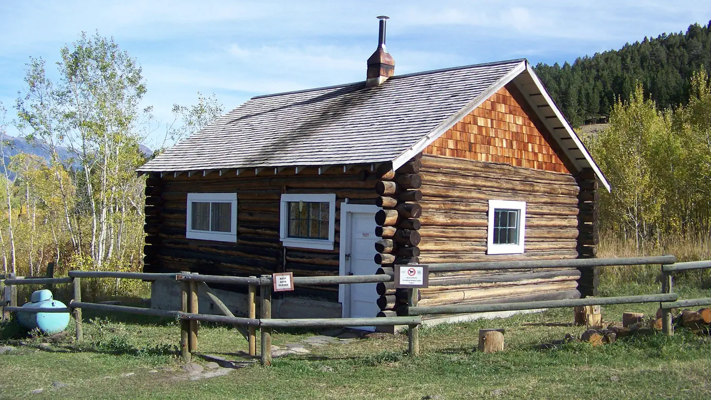 WALL CREEK CABIN