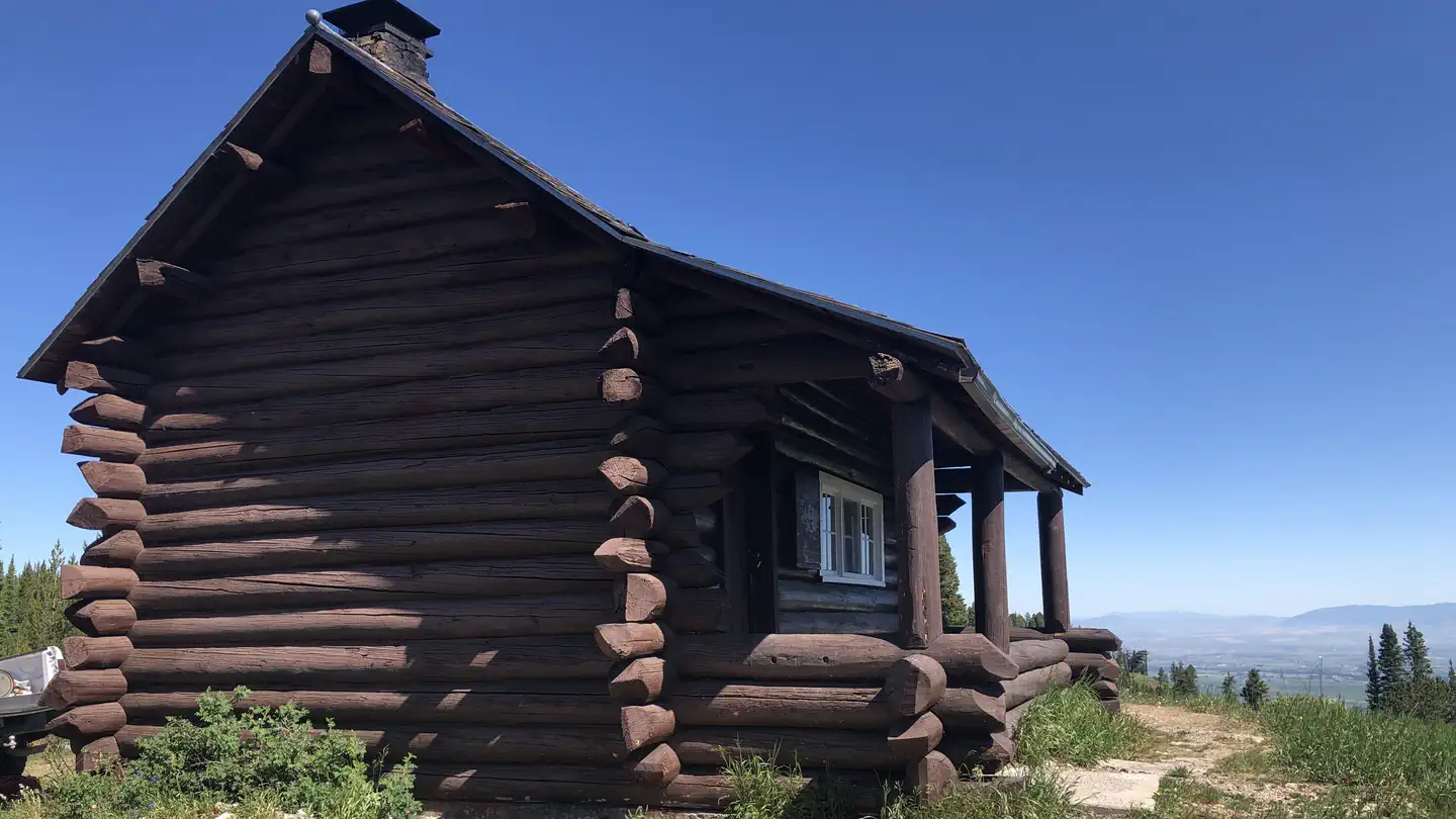 LITTLE BEAR CABIN