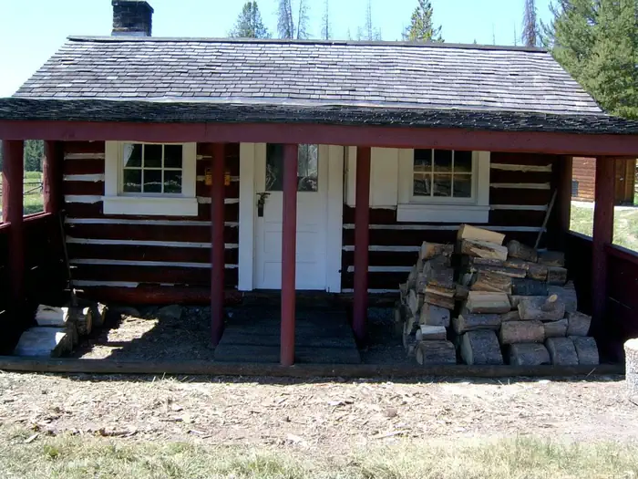 HOGAN CABIN