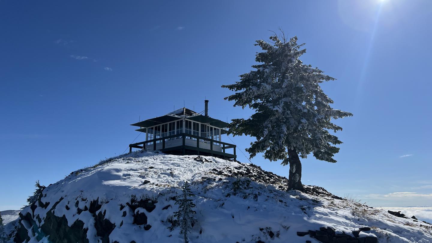 COUGAR PEAK LOOKOUT