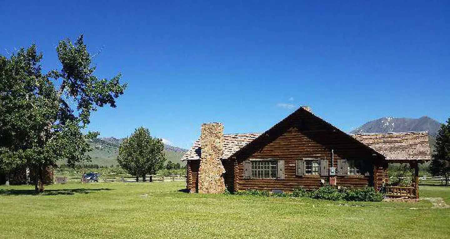 SUNLIGHT RANGERS CABIN