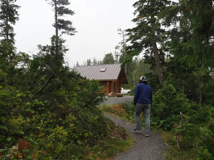 MIDDLE RIDGE CABIN