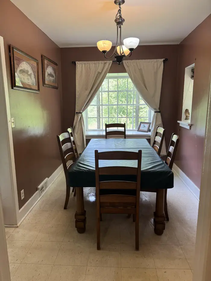 FARNSWORTH CABIN DINING ROOM