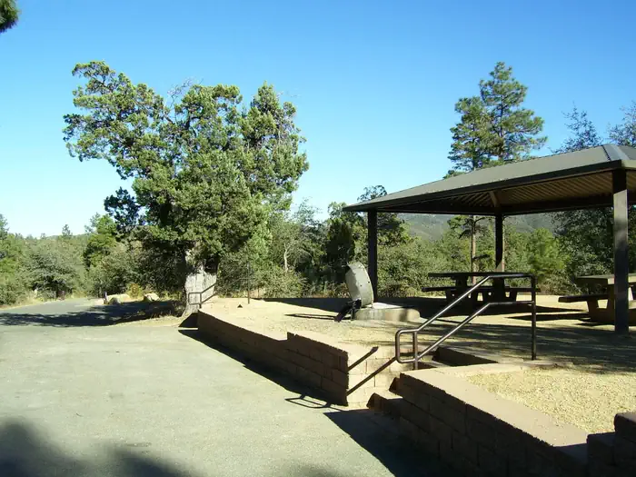 LYNX COVERED CAMP SITE