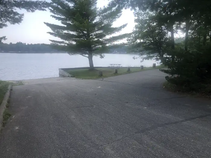 ROUND LAKE