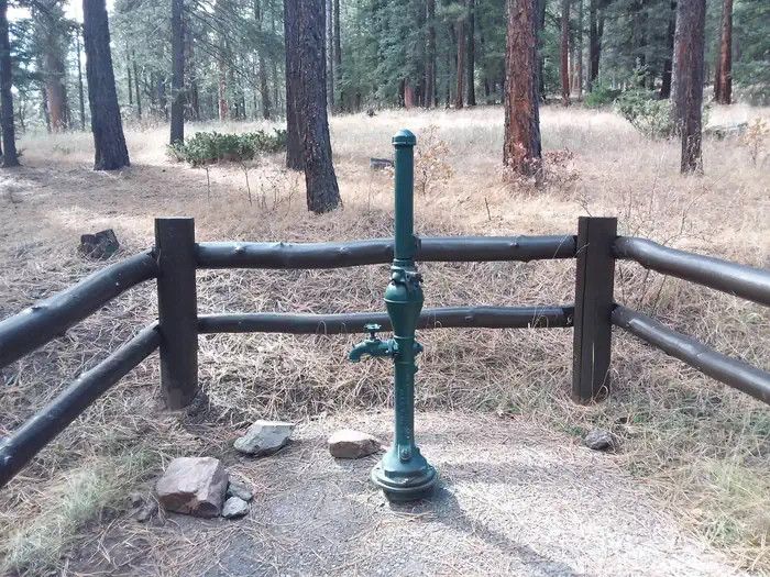 Hand pump Water