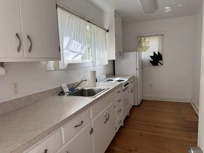 Main Cabin 8