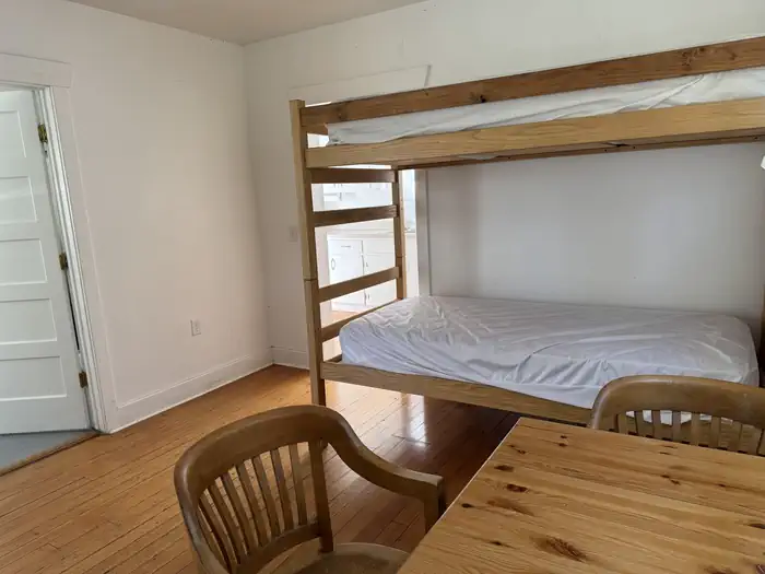 Main Cabin 6