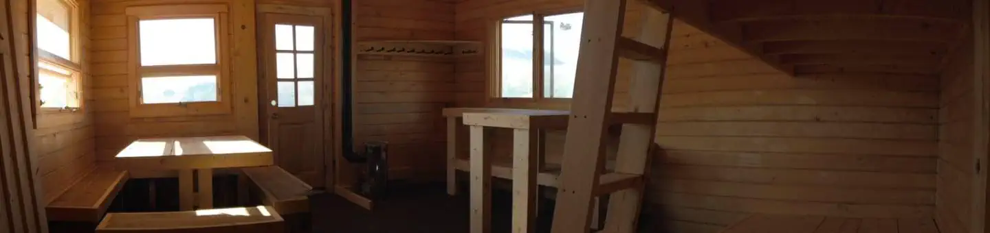 SPENCER BENCH CABIN