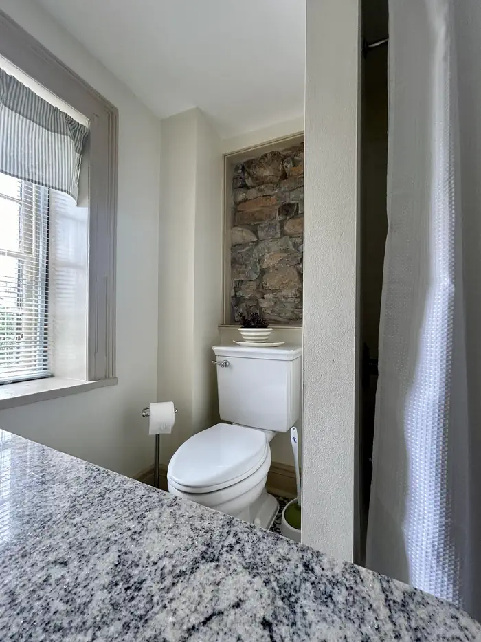 2nd Floor Full Bathroom 2