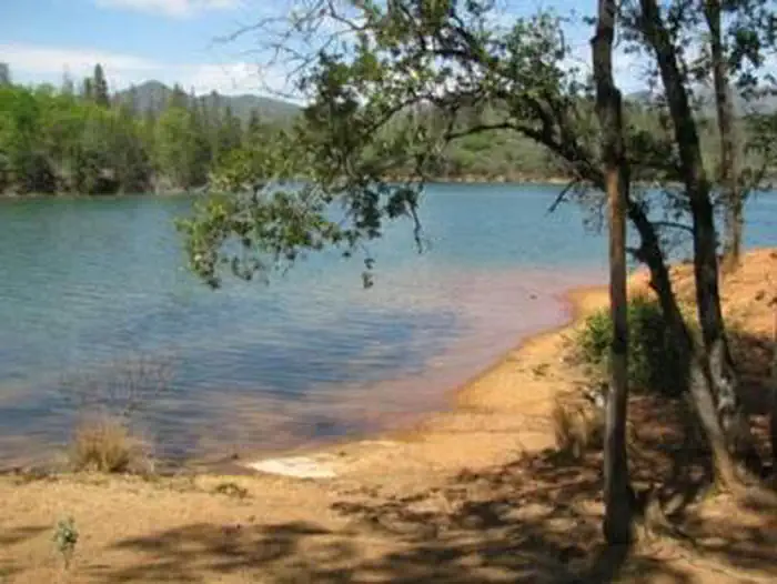 Dry Creek Group Campground with view of the lake