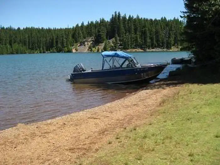 Boat on the shore of Oak Fork