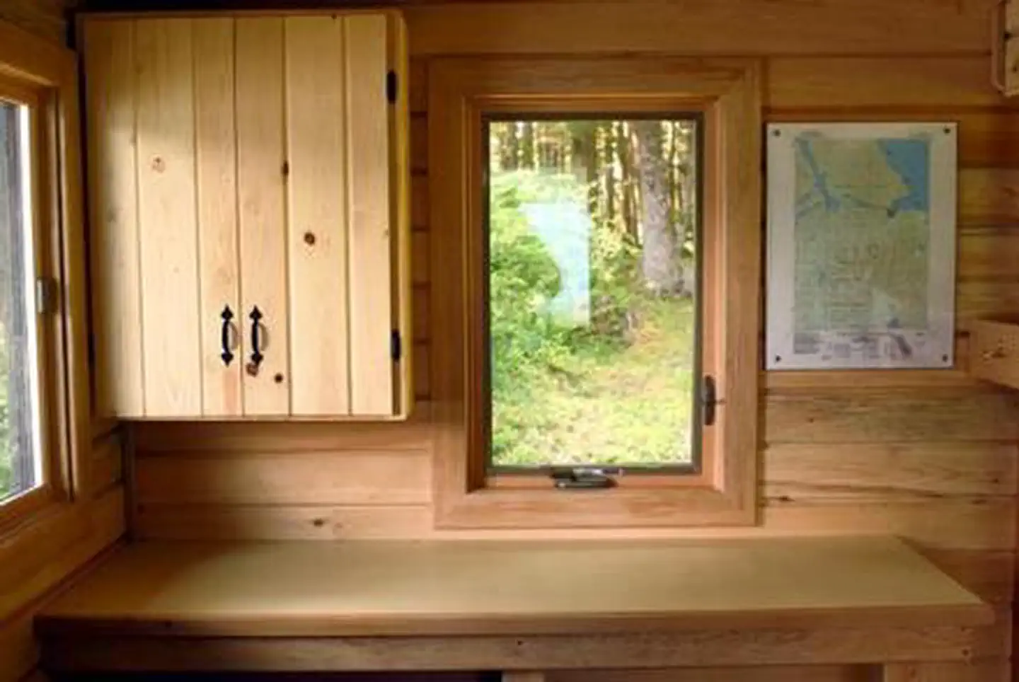 LAKE ALEXANDER CABIN interior