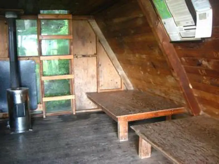 SALT CHUCK EAST CABIN2