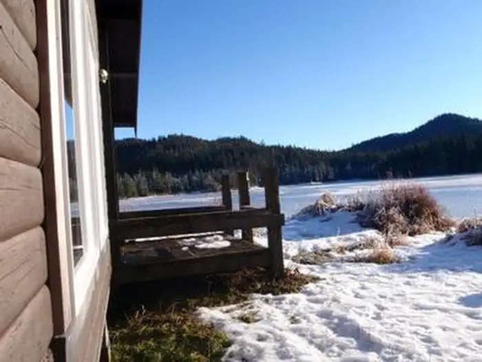 CONTROL LAKE CABINq