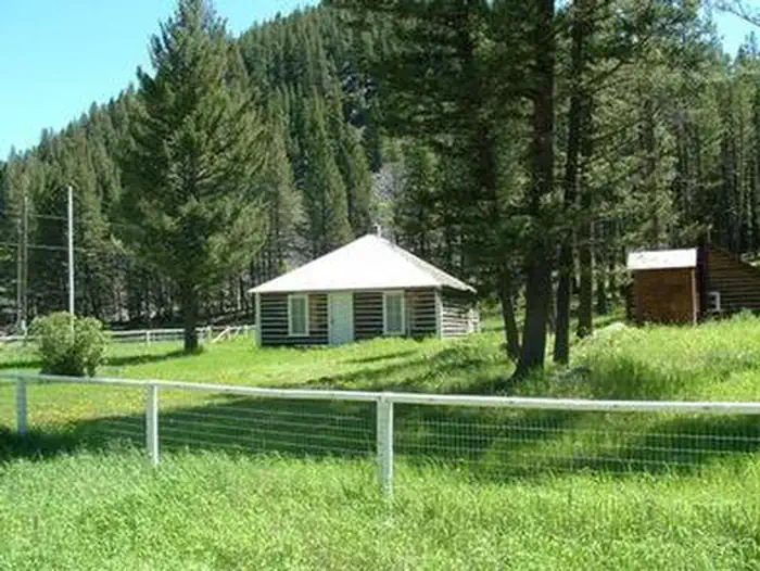 MOOSE CREEK CABIN