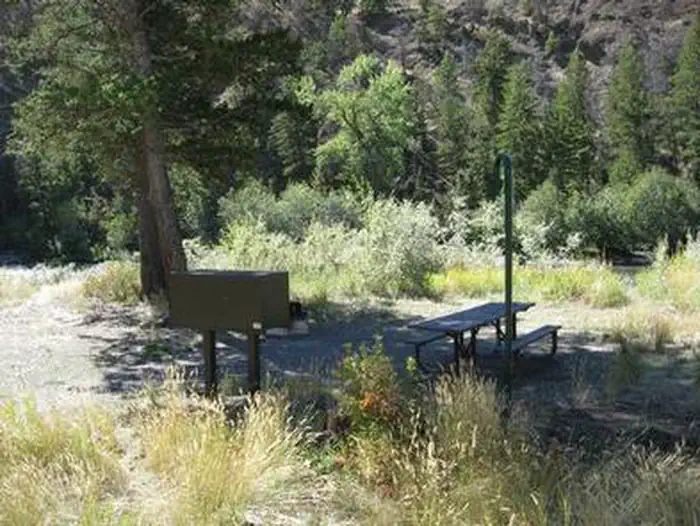 CLEARWATER CAMPGROUND SHADE SITE