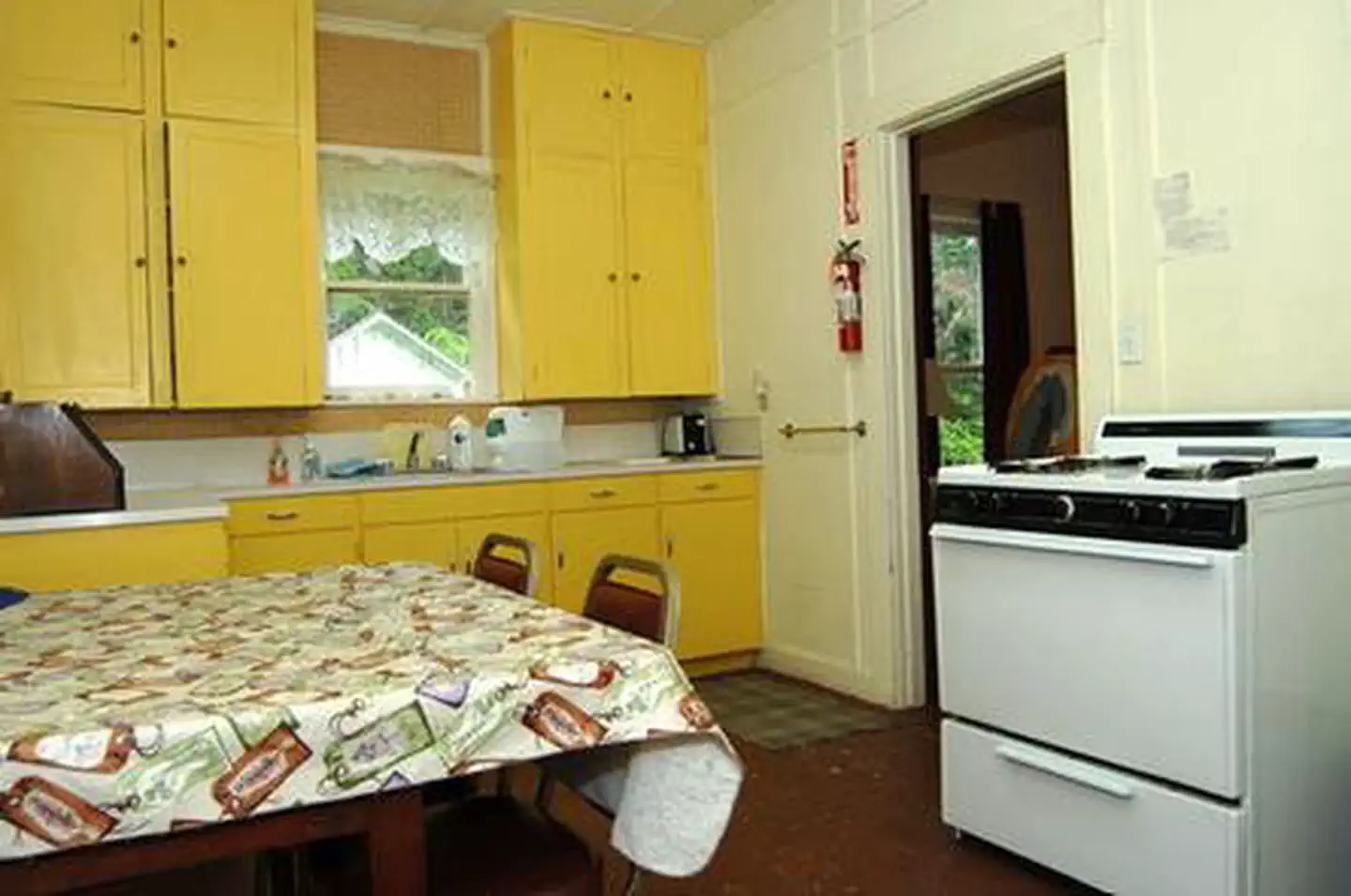 LOUELLA CABIN