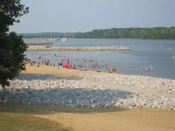 DAM WEST DAY USE