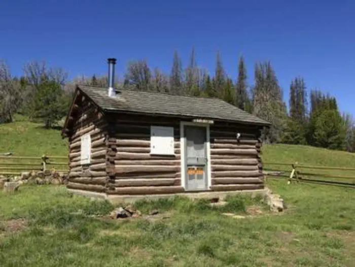 BLACK BUTTE CABIN 2