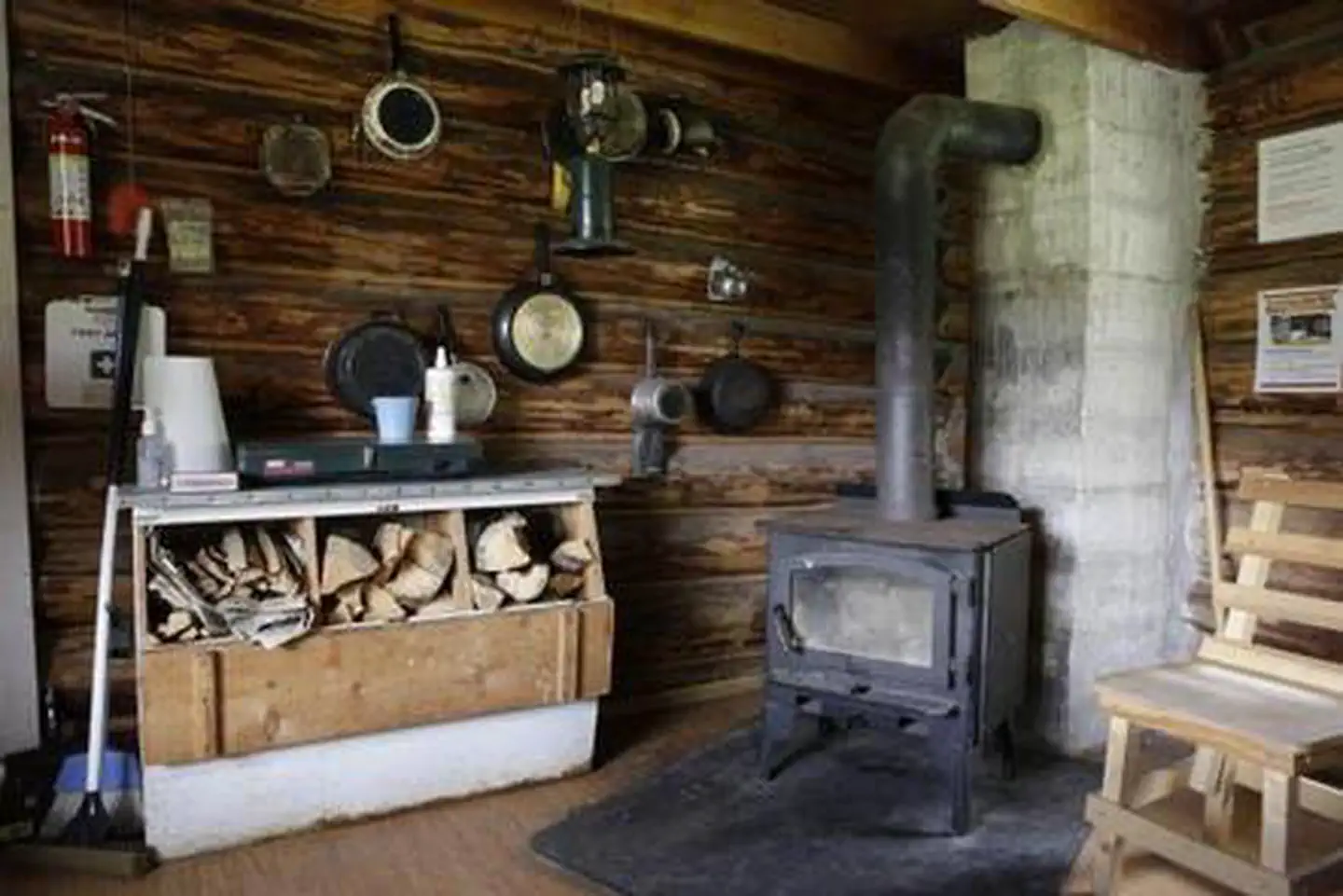 WEST FORK CABIN (S OF ENNIS)