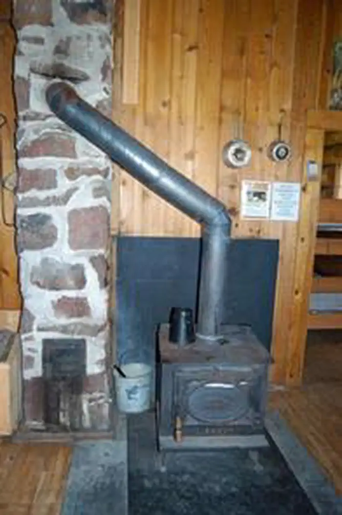 HORSE PRAIRIE CABIN
