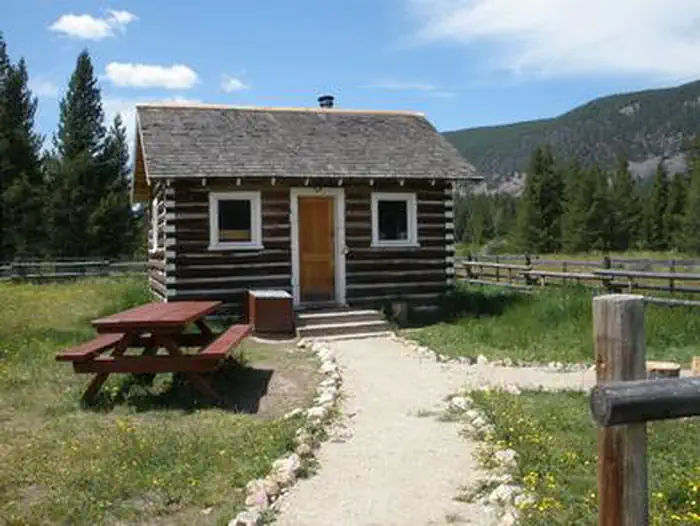 MOOSE LAKE CABIN front exterior