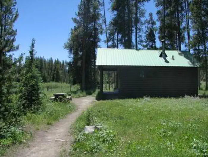 MEADOWS CABIN